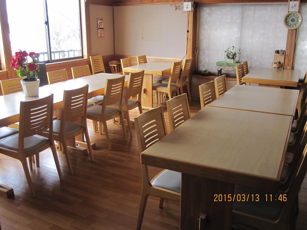 Apple Inn Takasaka Нодзаваонсен Номер фото